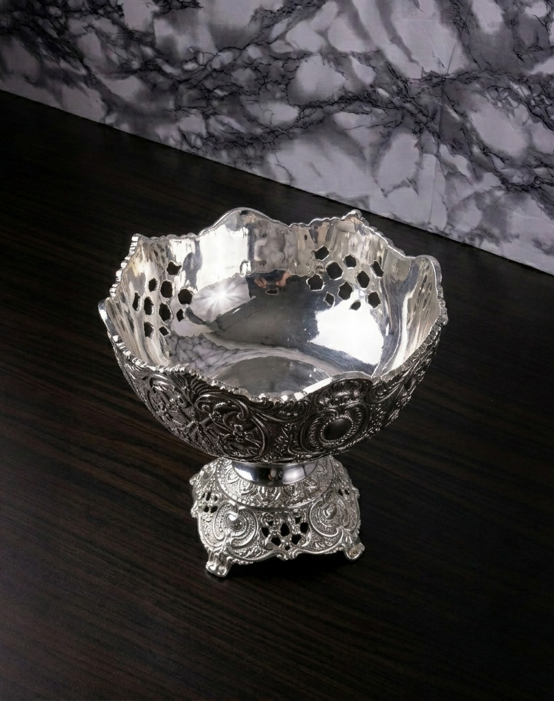 Silver Decorative Serving Bowl – Classic Luxury Design