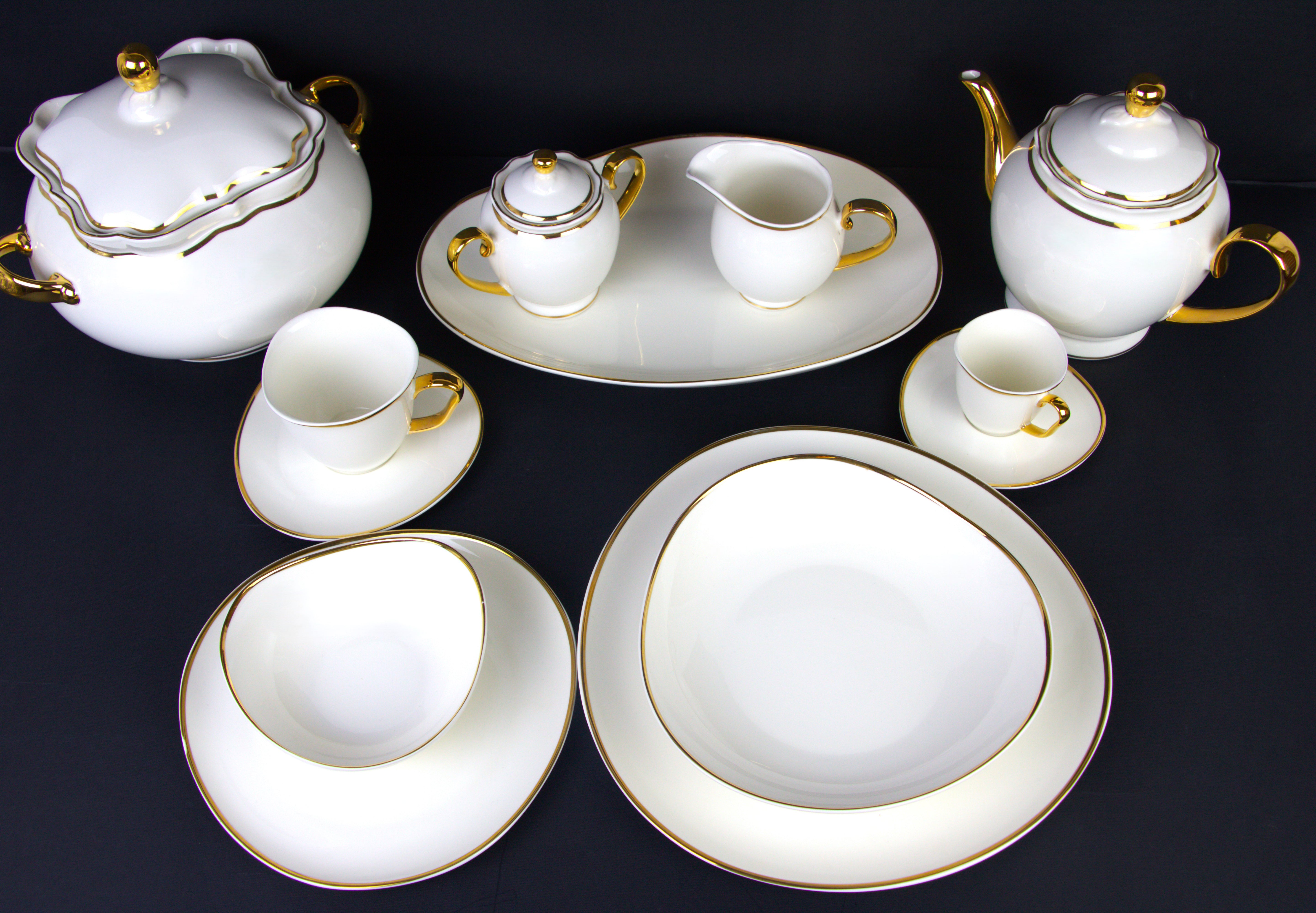 Royal 62-piece dining set GOLD RIM A, Thai