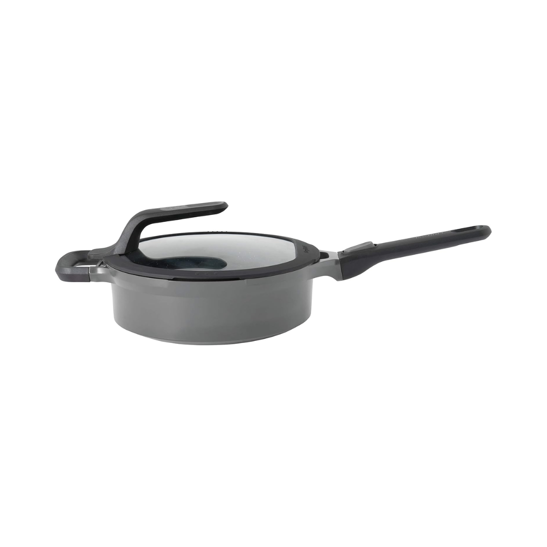 Covered stay-cool sauté pan 28 cm