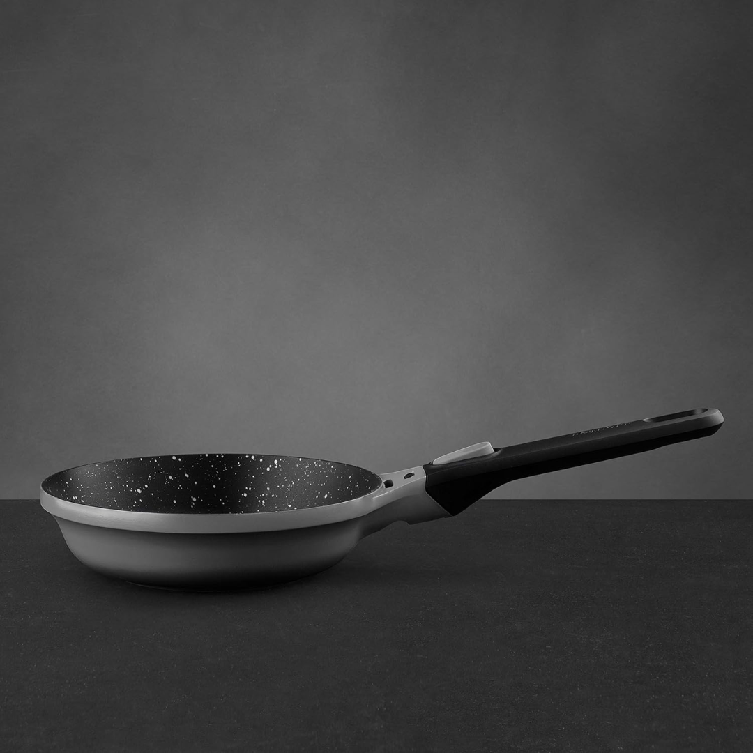 frying pan with detachable handle grey