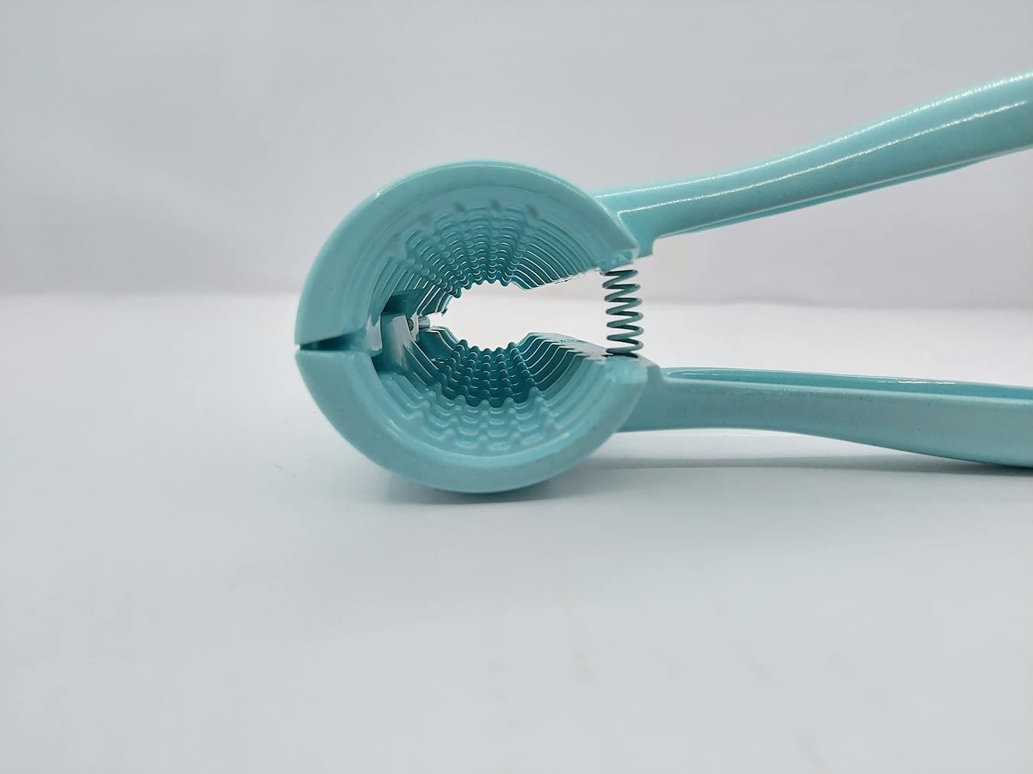 Premium Walnut Cracker – Heavy Duty Aluminum Alloy