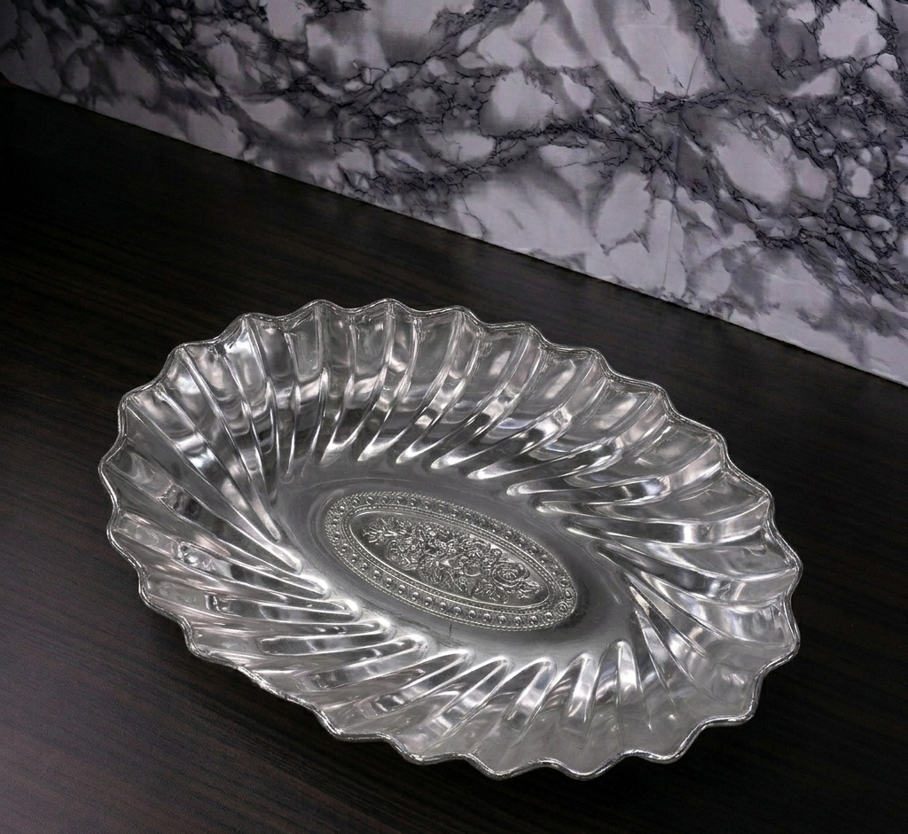 Silver-Plated Oval Serving Plate – Scalloped Luxury Design