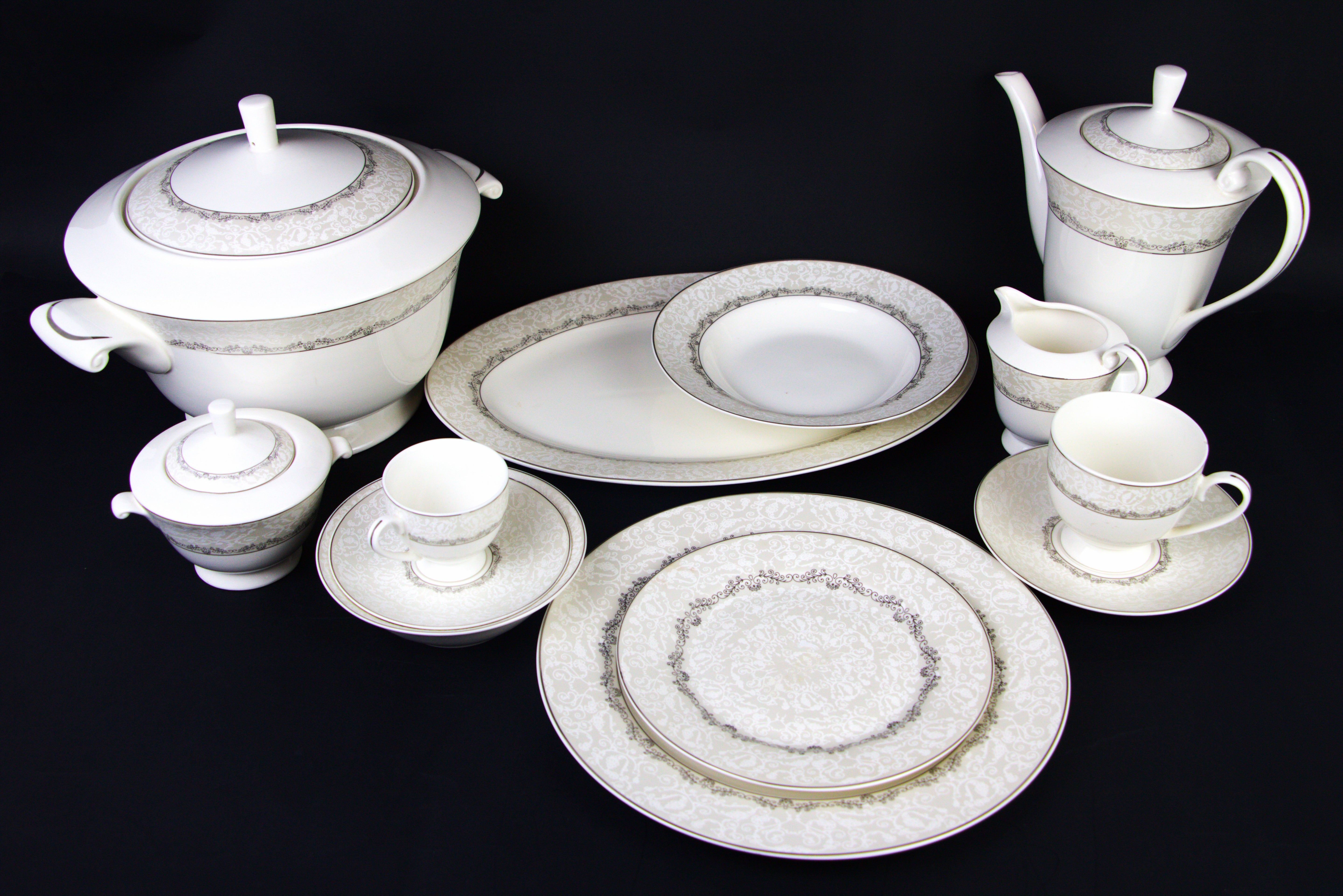 Bon China Narumi 66-Piece Dinner Set, Thai