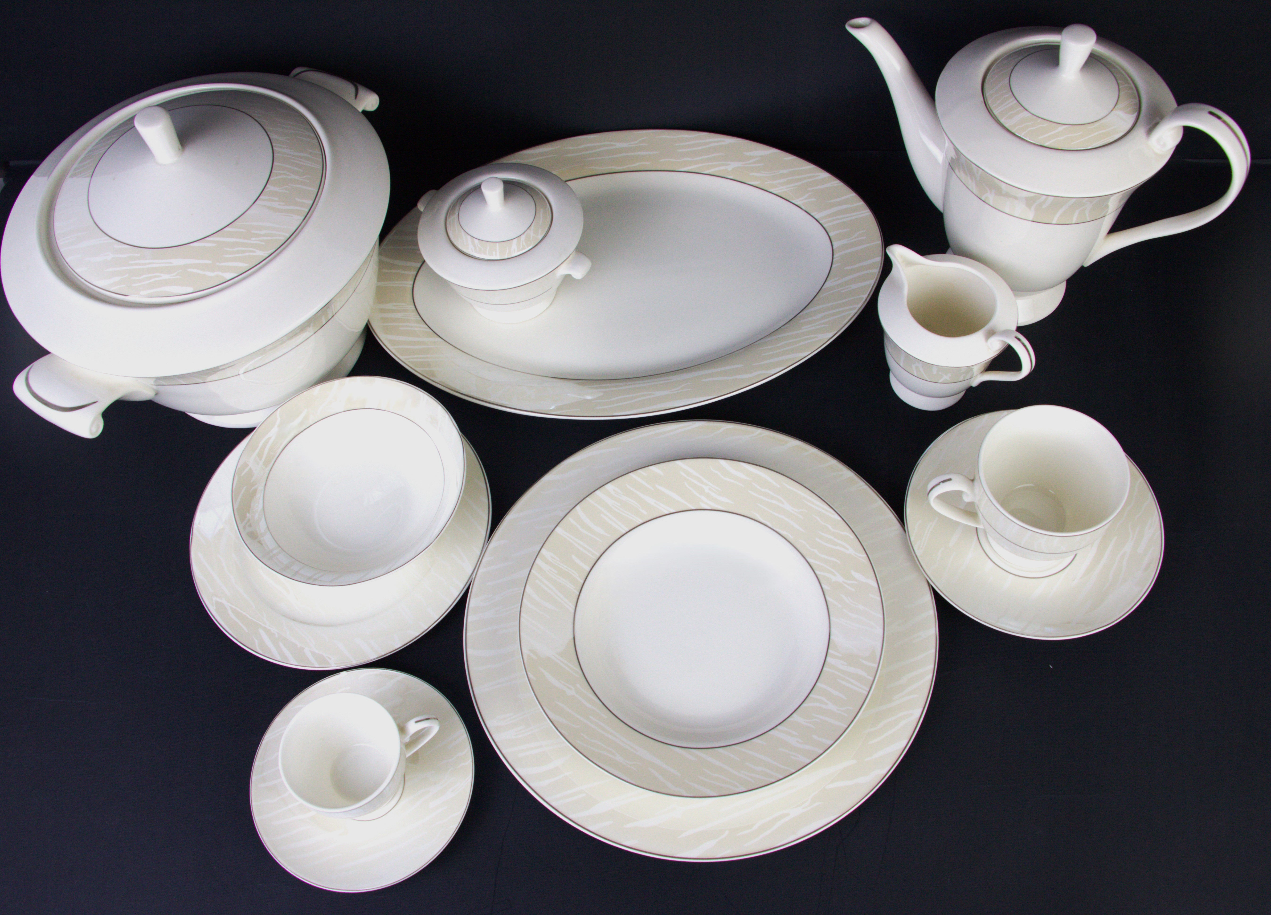 Narumi 113-Piece Dinner Set, Thai